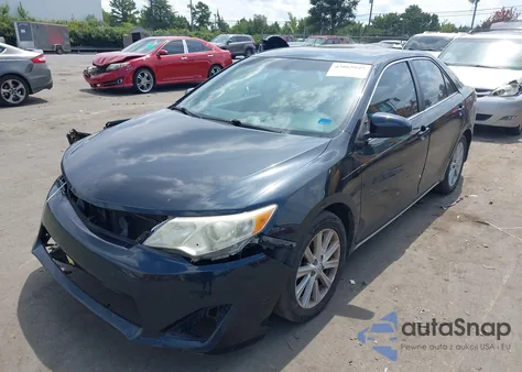 2013 Toyota Camry Xle z USA, uszkodzony, nr VIN 4T4BF1FKXDR315636